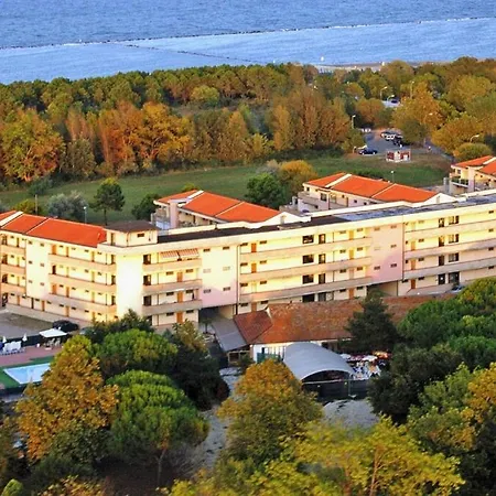 Costa Paradiso, Lido Adriano