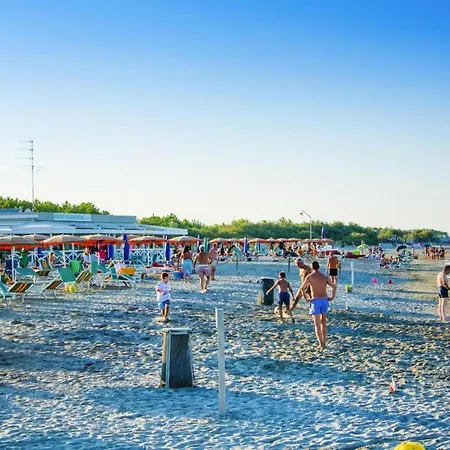 Costa Paradiso, Lido Adriano