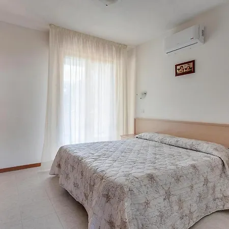 Costa Paradiso, Apartment